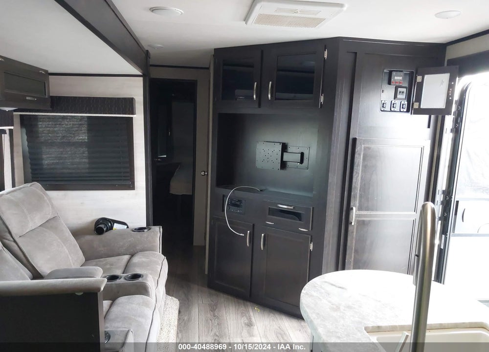 2021 JAYCO JAY FLIGHT TRAVEL TRAILER VIN: 1UJBJ0BT2M1T90175