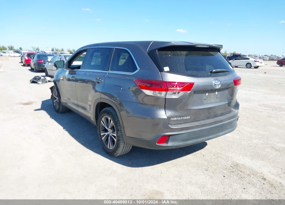 2017 TOYOTA HIGHLANDER LE VIN: 5TDZARFH8HS030037
