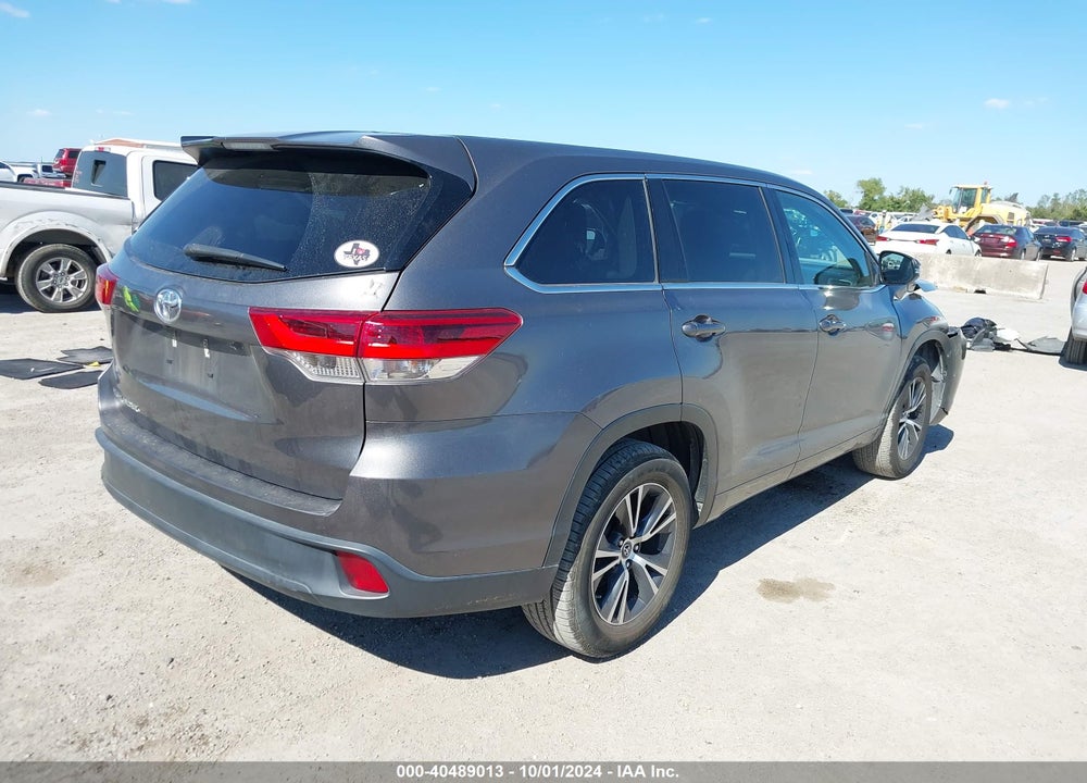 2017 TOYOTA HIGHLANDER LE VIN: 5TDZARFH8HS030037
