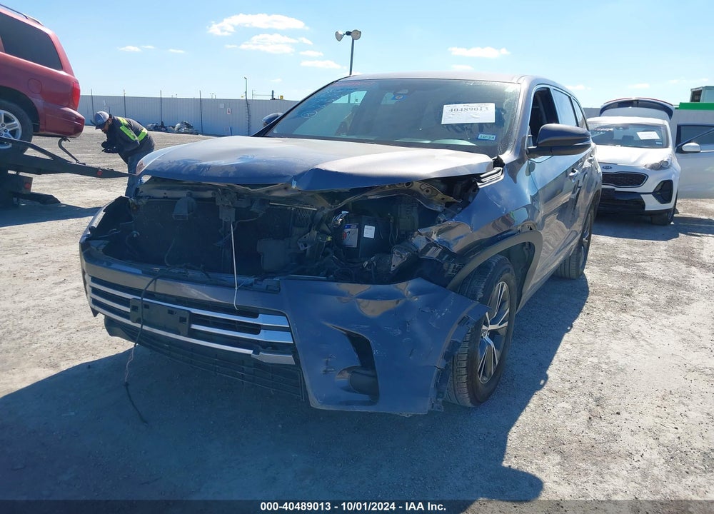 2017 TOYOTA HIGHLANDER LE VIN: 5TDZARFH8HS030037