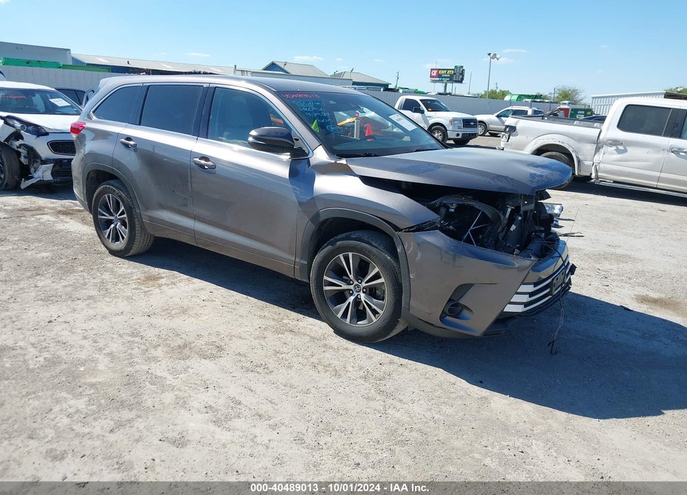 2017 TOYOTA HIGHLANDER LE VIN: 5TDZARFH8HS030037
