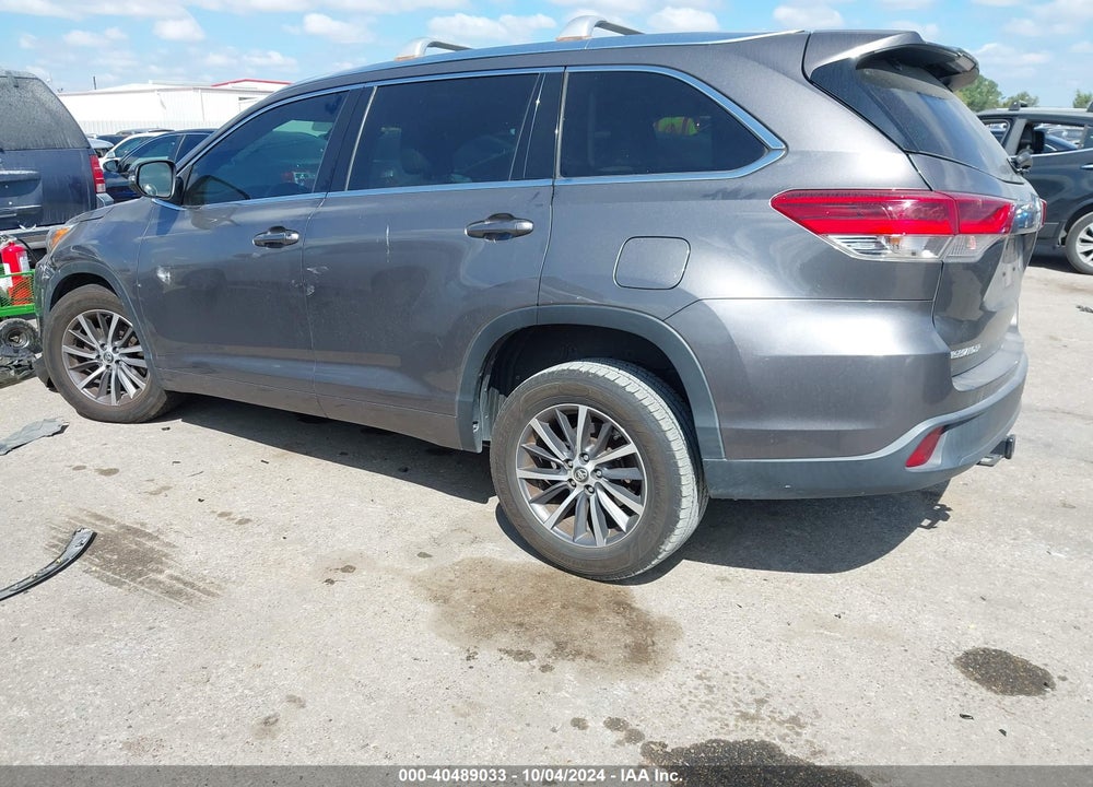 2017 TOYOTA HIGHLANDER XLE VIN: 5TDKZRFH6HS508112
