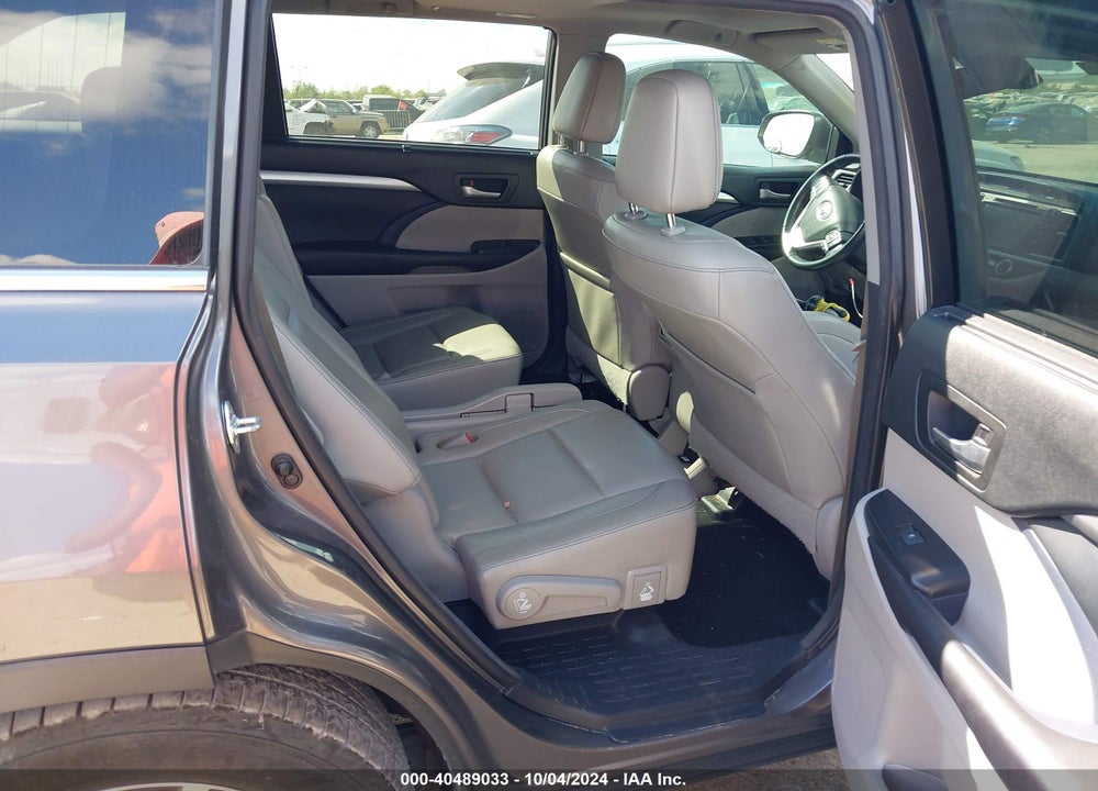 2017 TOYOTA HIGHLANDER XLE VIN: 5TDKZRFH6HS508112