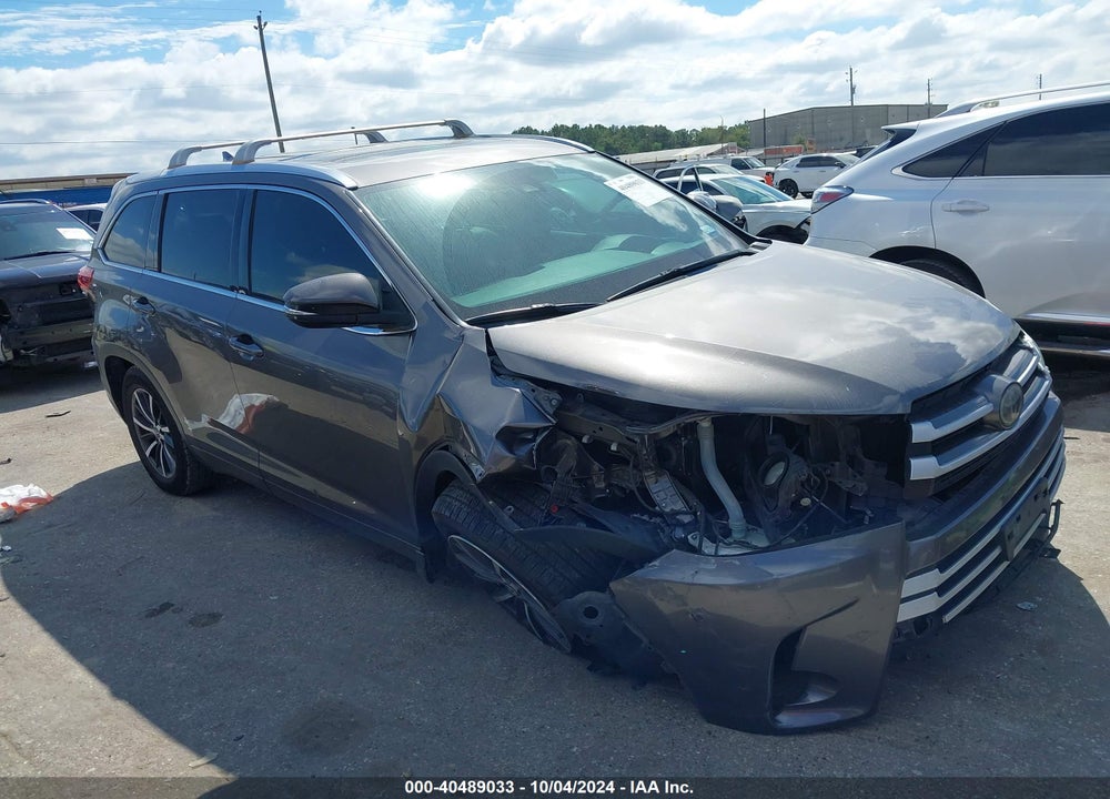 2017 TOYOTA HIGHLANDER XLE VIN: 5TDKZRFH6HS508112