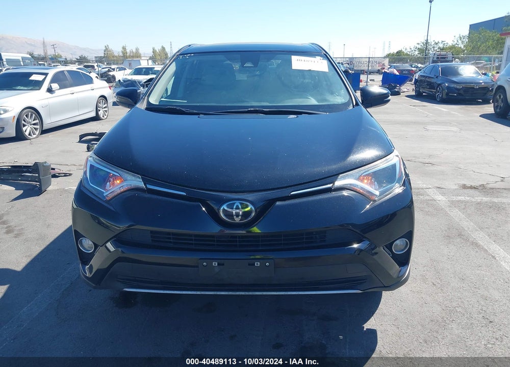 2018 TOYOTA RAV4 XLE VIN: 2T3RFREV8JW808530