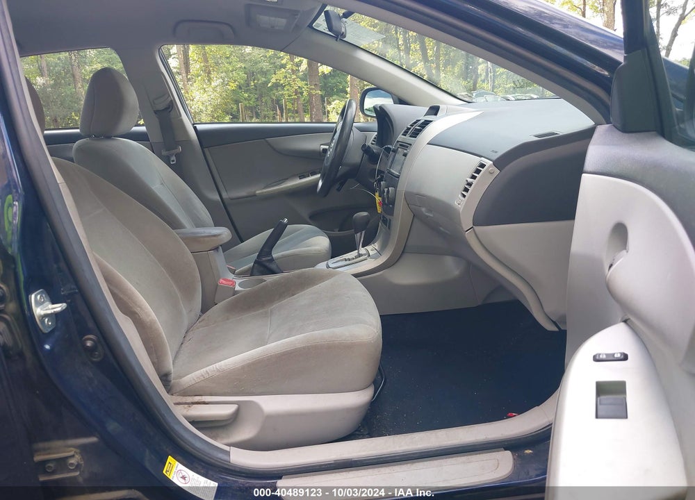 2013 TOYOTA COROLLA LE VIN: 2T1BU4EE8DC055221