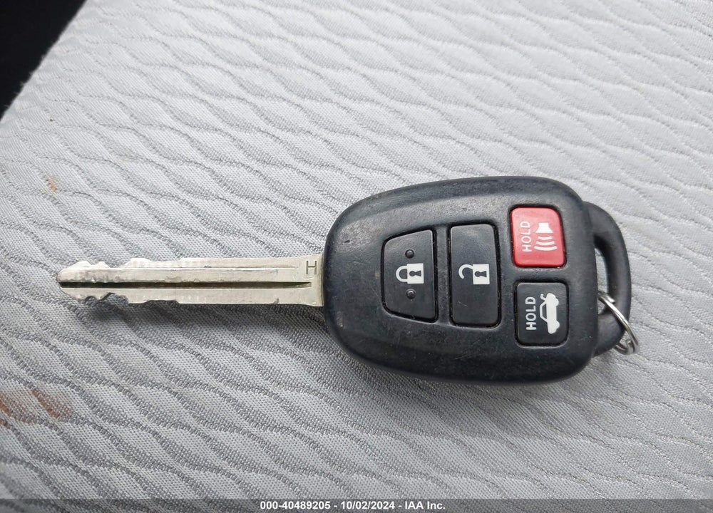 2017 TOYOTA COROLLA LE VIN: 2T1BURHE1HC867278