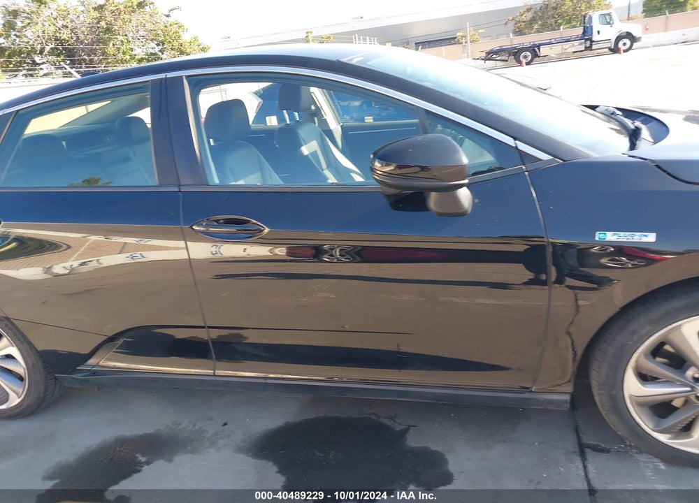 2018 HONDA CLARITY PLUG-IN HYBRID TOURING VIN: JHMZC5F38JC004843
