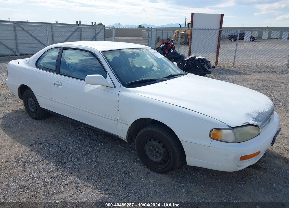 1996 TOYOTA CAMRY DX/LE VIN: 4T1CG12K8TU747769