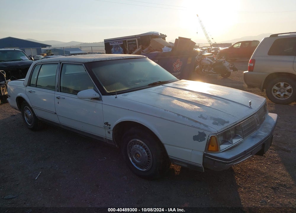 1985 OLDSMOBILE 98 REGENCY BROUGHAM VIN: 1G3CW6934F1318184