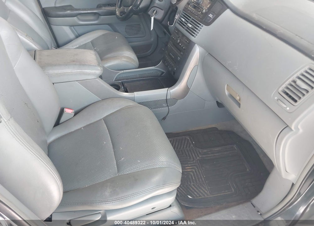2005 HONDA PILOT EX-L VIN: 5FNYF186X5B066029
