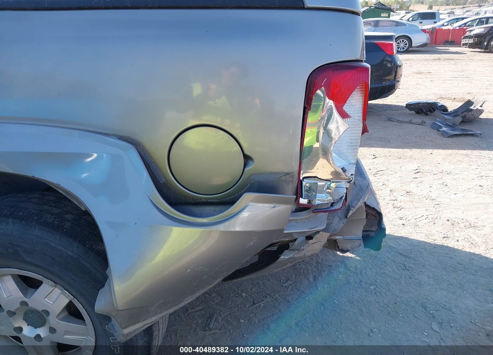 2002 CADILLAC ESCALADE STANDARD VIN: 1GYEK63N32R283433