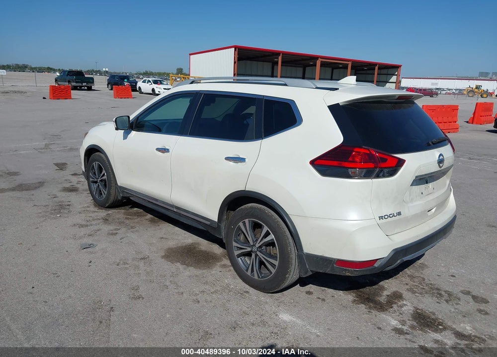 2017 NISSAN ROGUE SL VIN: 5N1AT2MT5HC843712