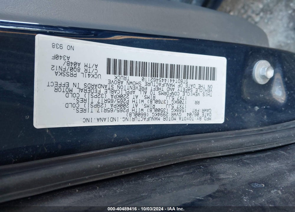 2004 TOYOTA TUNDRA SR5 V8 VIN: 5TBDT44144S462110