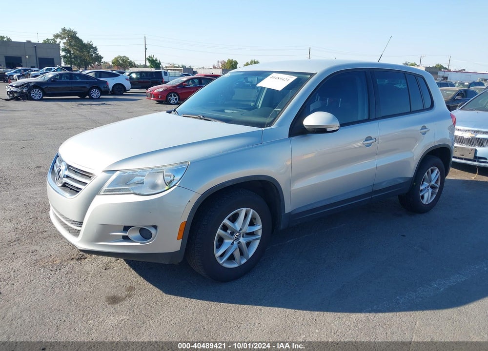 2011 VOLKSWAGEN TIGUAN S VIN: WVGAV7AX6BW559574