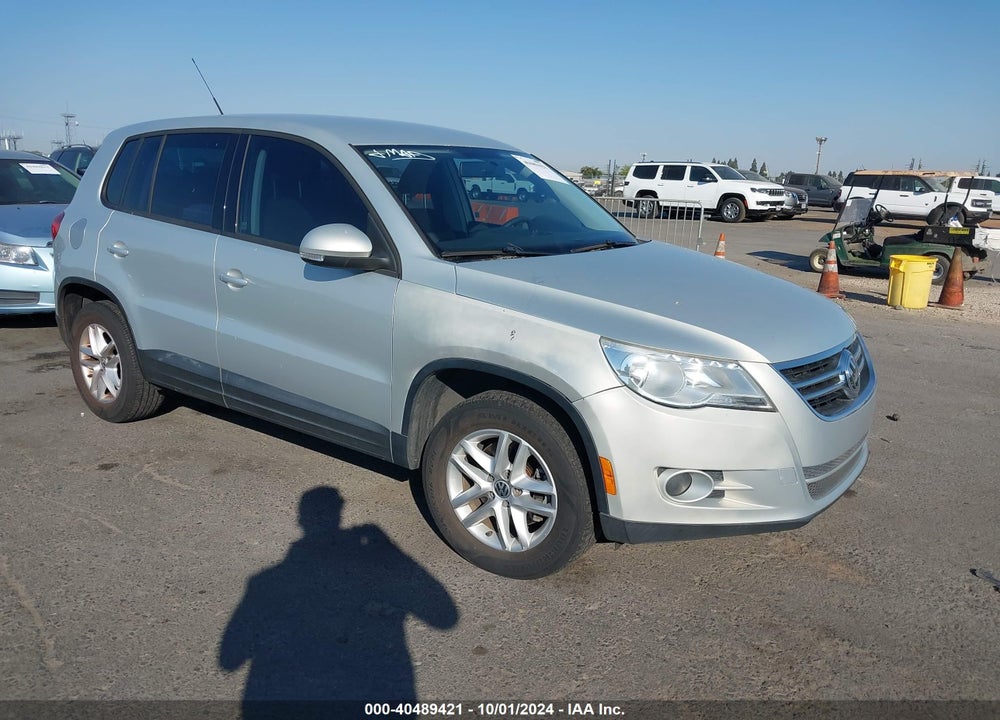 2011 VOLKSWAGEN TIGUAN S VIN: WVGAV7AX6BW559574
