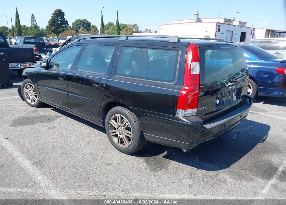 2007 VOLVO V70 2.4 VIN: YV1SW612072626179