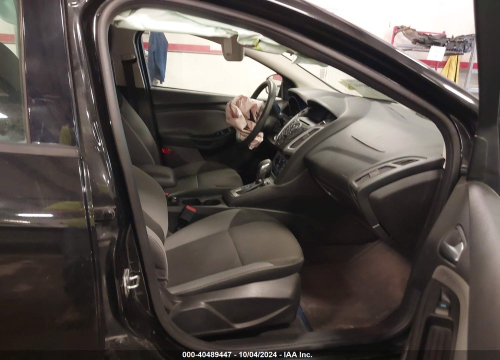 2014 FORD FOCUS SE VIN: 1FADP3F21EL381487
