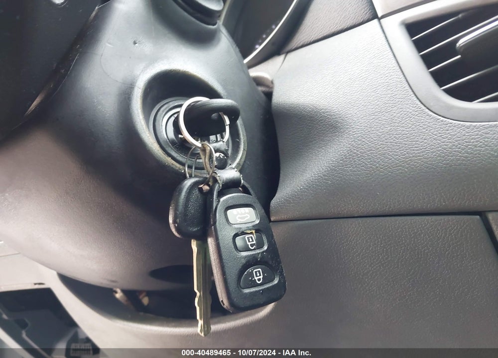 2012 HYUNDAI ELANTRA GLS VIN: 5NPDH4AE4CH101660