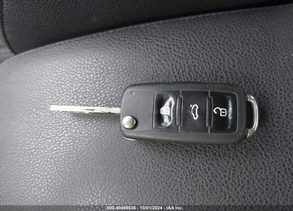 2012 VOLKSWAGEN JETTA 2.5L SE VIN: 3VWDP7AJ6CM450909