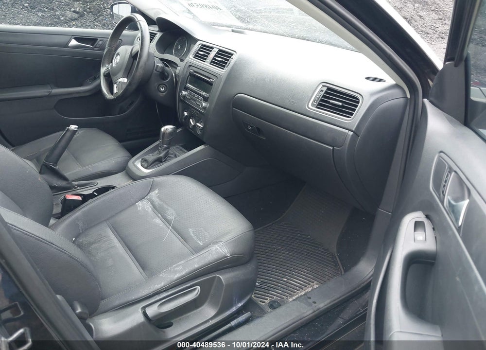 2012 VOLKSWAGEN JETTA 2.5L SE VIN: 3VWDP7AJ6CM450909