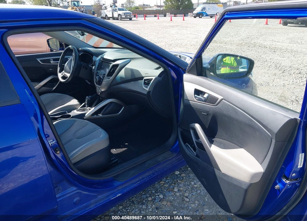 2012 HYUNDAI VELOSTER BASE W/GRAY VIN: KMHTC6AD6CU031156