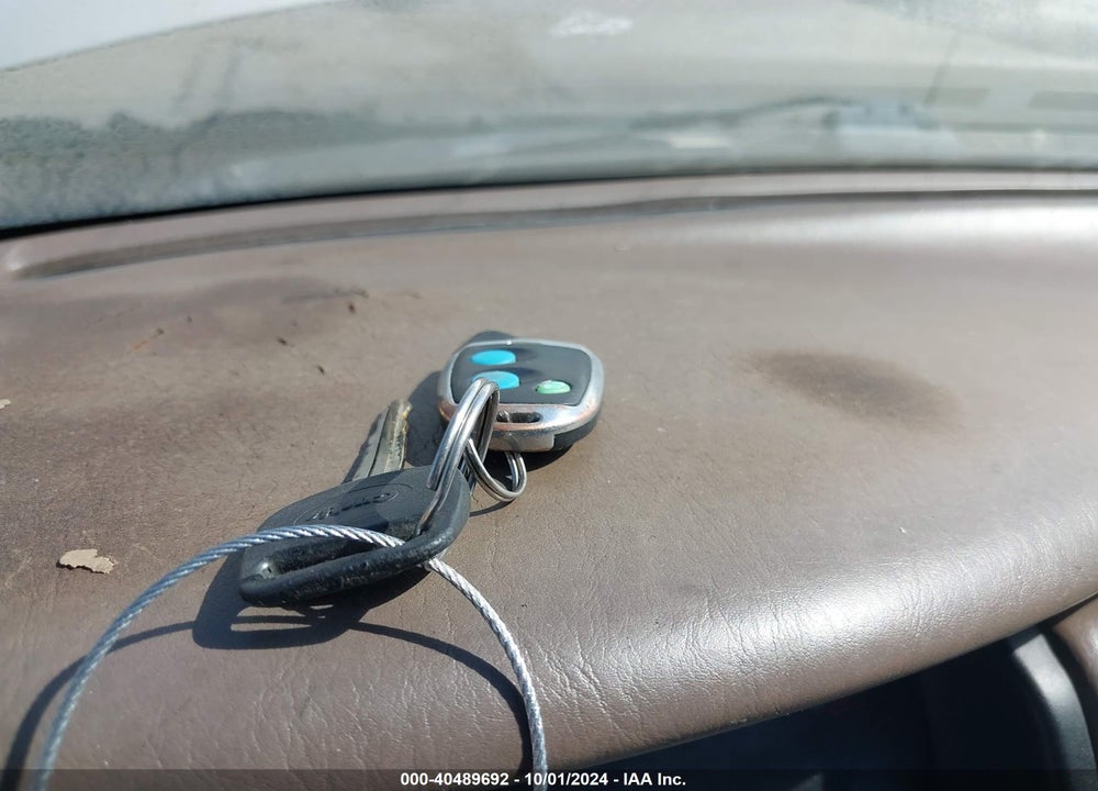 1999 TOYOTA CAMRY LE VIN: 4T1BG28K9XU584502