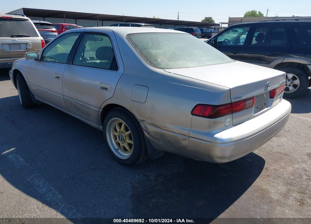 1999 TOYOTA CAMRY LE VIN: 4T1BG28K9XU584502
