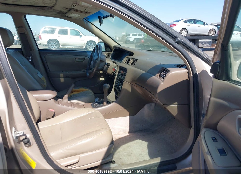 1999 TOYOTA CAMRY LE VIN: 4T1BG28K9XU584502