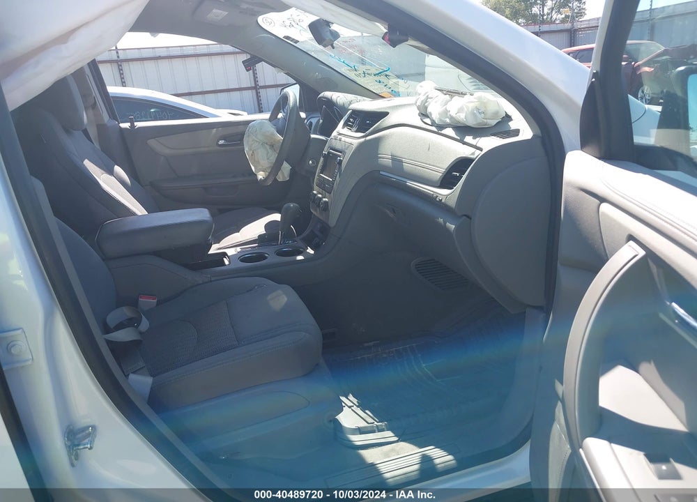 2017 CHEVROLET TRAVERSE LS VIN: 1GNKRFKDXHJ347804