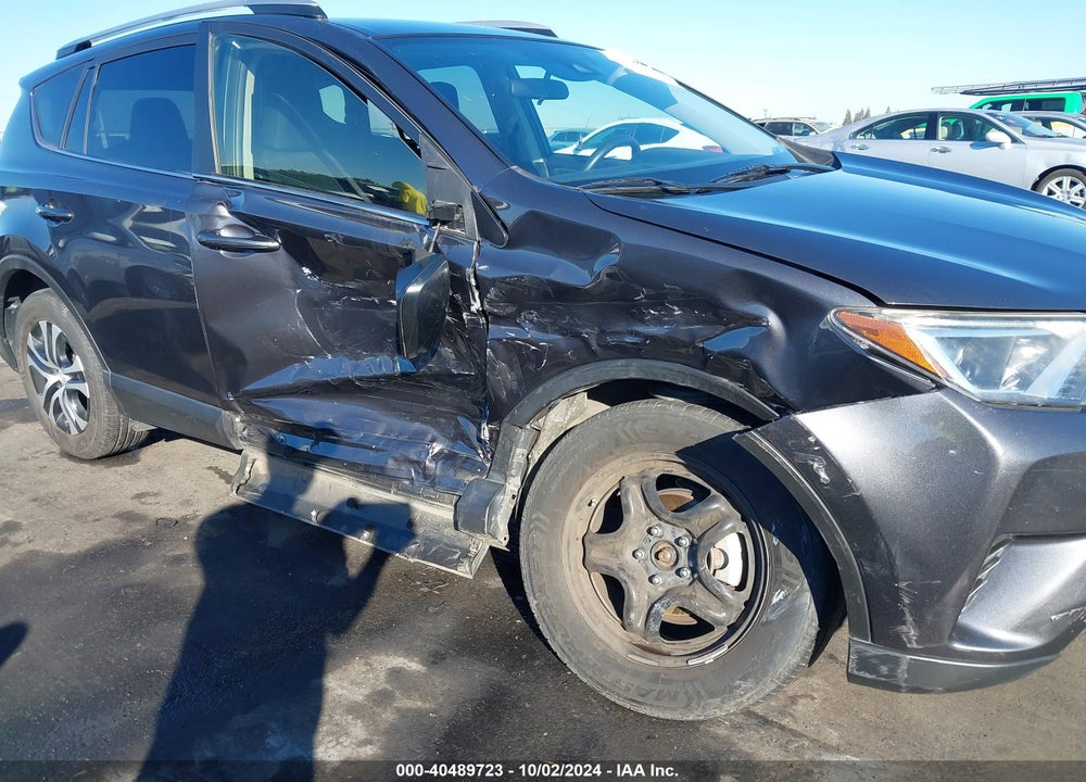 2018 TOYOTA RAV4 LE VIN: JTMBFREV7JJ225317