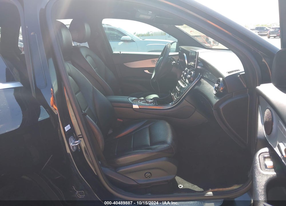 2019 MERCEDES-BENZ GLC 300 VIN: WDC0G4JB1KV127648