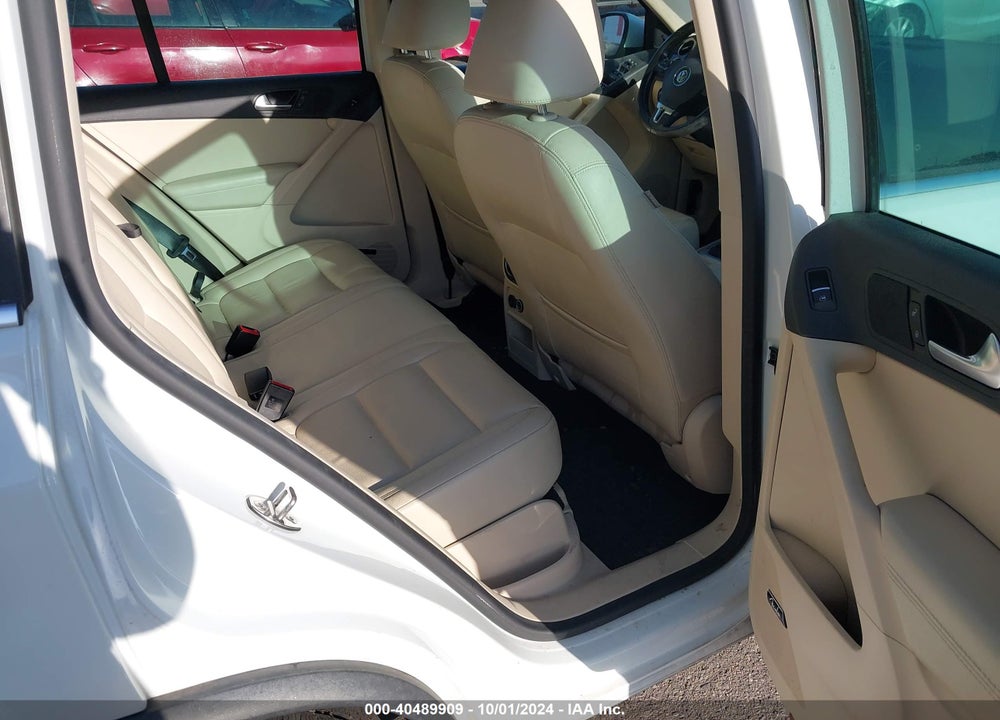 2017 VOLKSWAGEN TIGUAN 2.0T SEL VIN: WVGWV7AX3HW506183