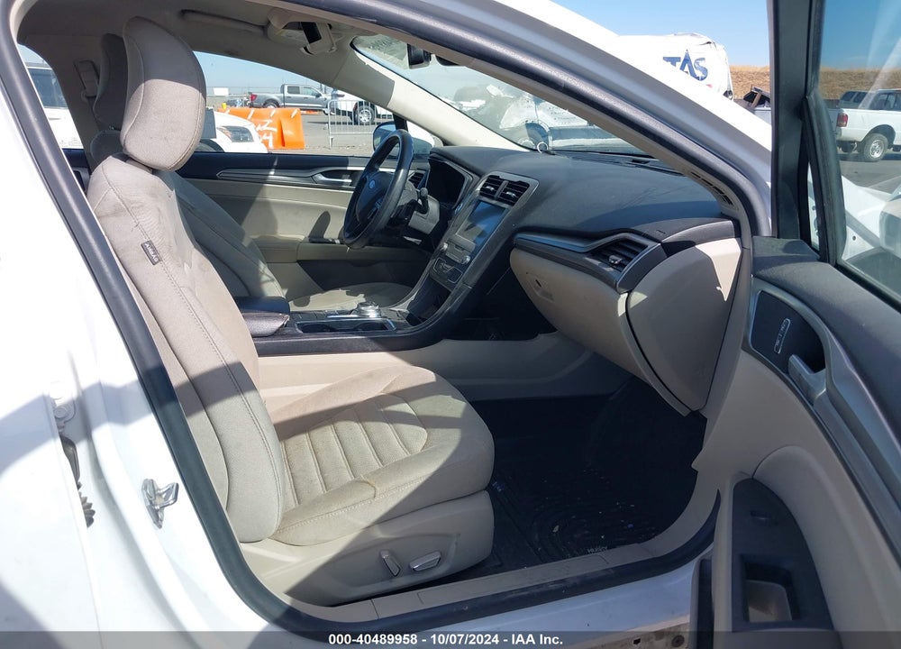 2019 FORD FUSION SE VIN: 3FA6P0HD7KR216644