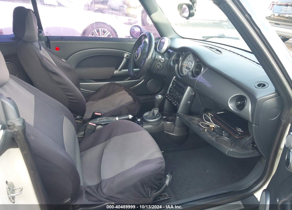 2006 MINI COOPER VIN: WMWRF33586TG14493