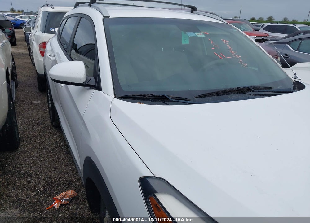 2018 HYUNDAI TUCSON SEL VIN: KM8J33A47JU665966