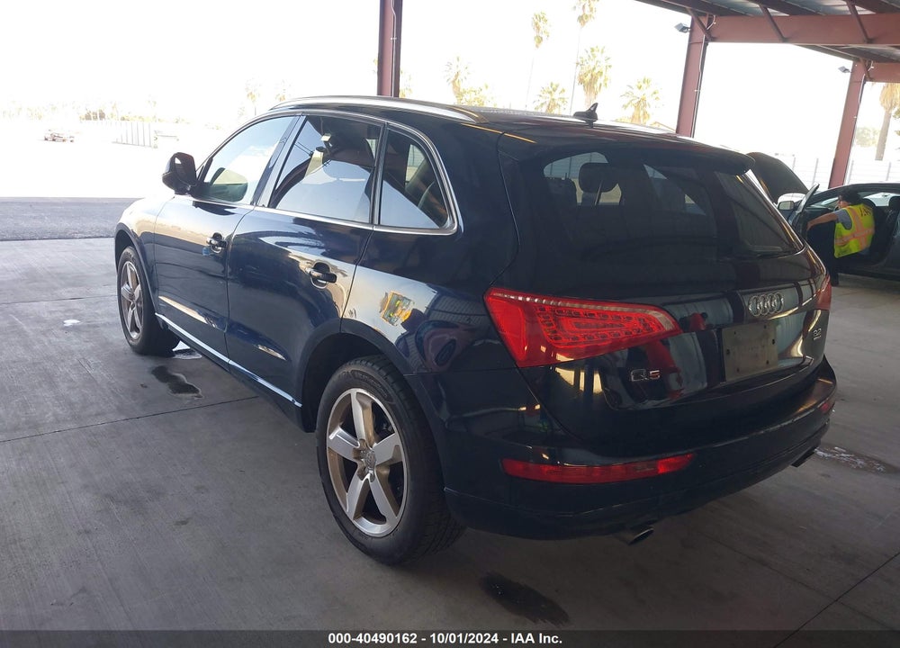 2010 AUDI Q5 3.2 PREMIUM VIN: WA1LKAFP3AA111214