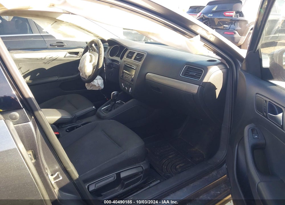 2015 VOLKSWAGEN JETTA 1.8T SE VIN: 3VWD17AJXFM229237