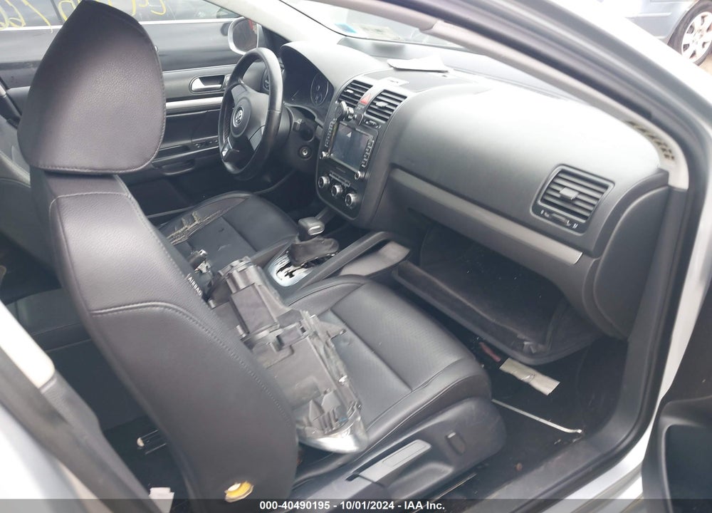 2010 VOLKSWAGEN JETTA LIMITED VIN: 3VWAZ7AJ9AM092988