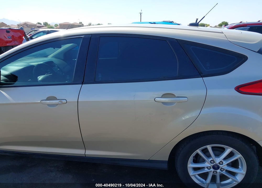 2017 FORD FOCUS SE VIN: 1FADP3K20HL211227