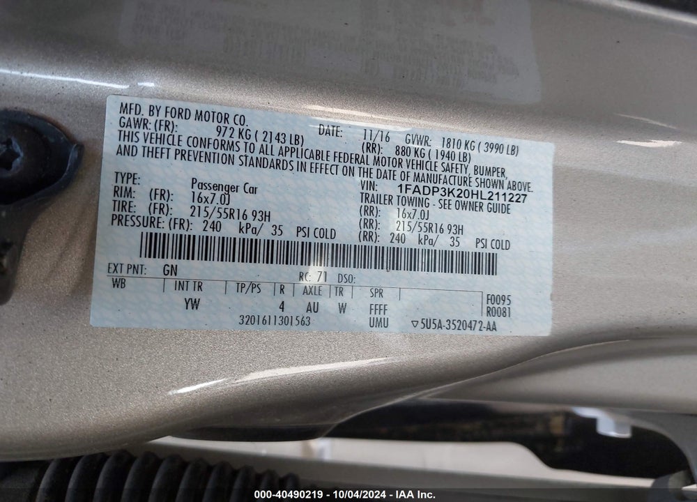 2017 FORD FOCUS SE VIN: 1FADP3K20HL211227