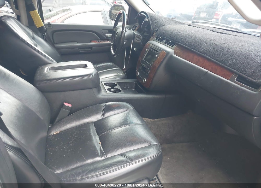 2007 CHEVROLET TAHOE LT VIN: 1GNFC13J57J109240