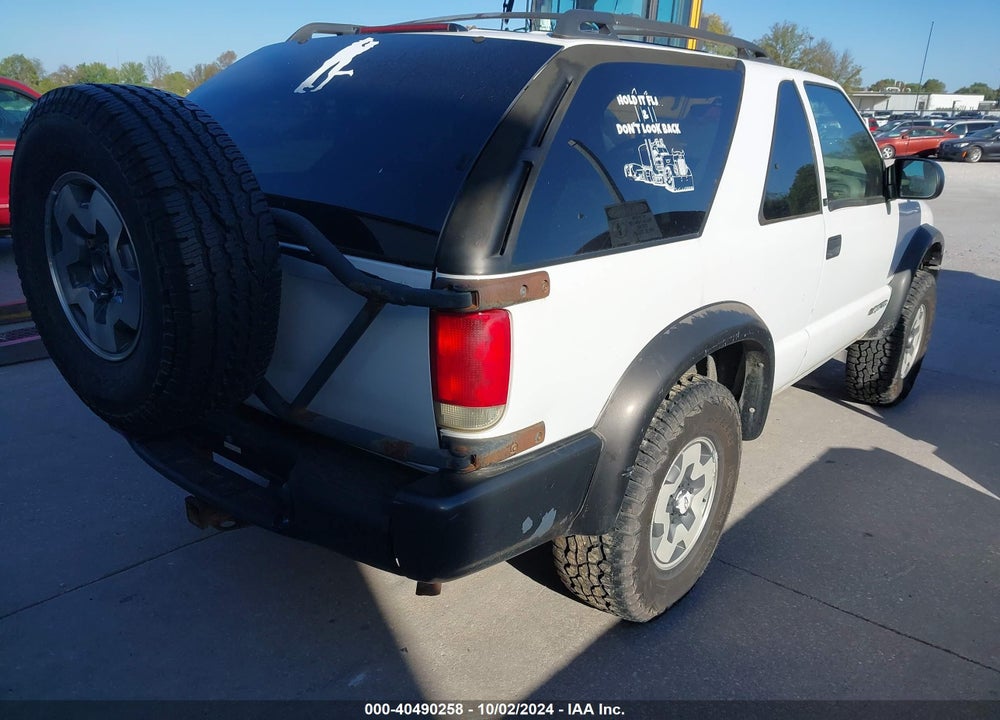 2001 CHEVROLET BLAZER LS VIN: 1GNCT18W61K186434