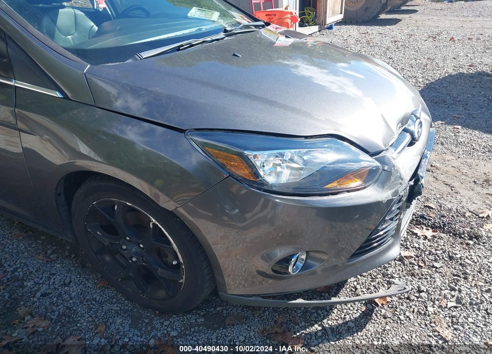 2014 FORD FOCUS TITANIUM VIN: 1FADP3N25EL292748