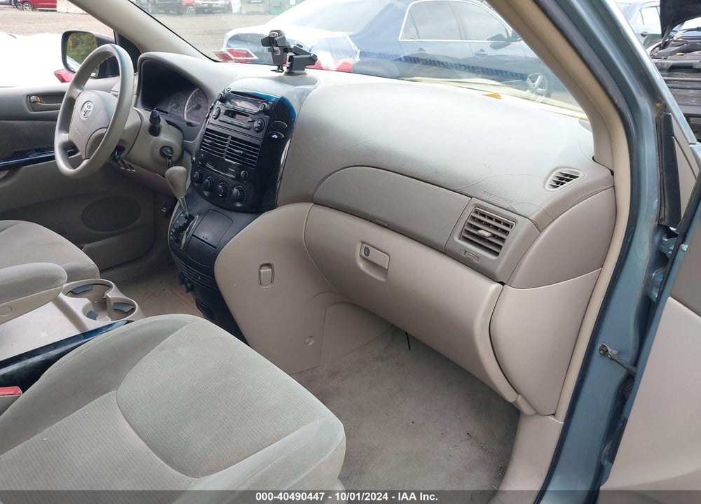 2004 TOYOTA SIENNA LE VIN: 5TDZA23C34S201271