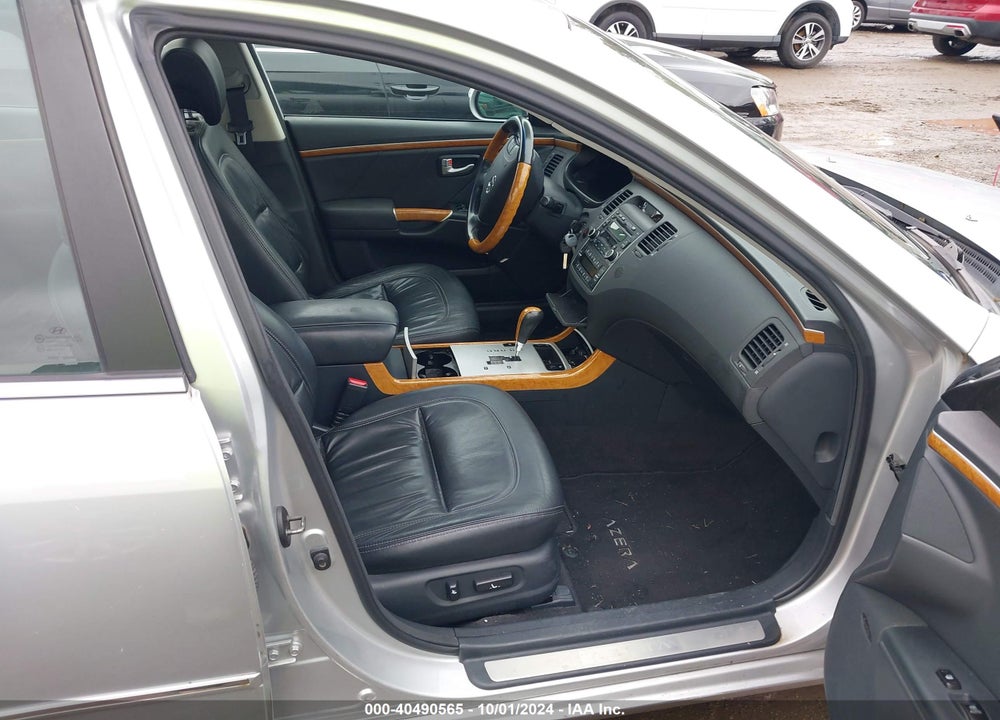 2007 HYUNDAI AZERA LIMITED/SE VIN: KMHFC46FX7A177675