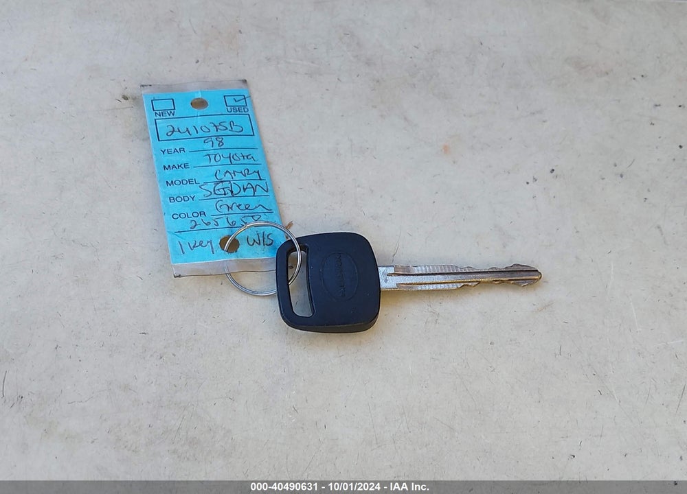 1998 TOYOTA CAMRY LE VIN: 4T1BG22K2WU265658