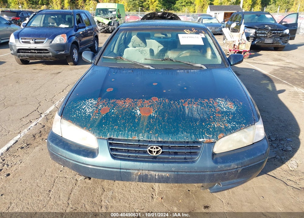 1998 TOYOTA CAMRY LE VIN: 4T1BG22K2WU265658