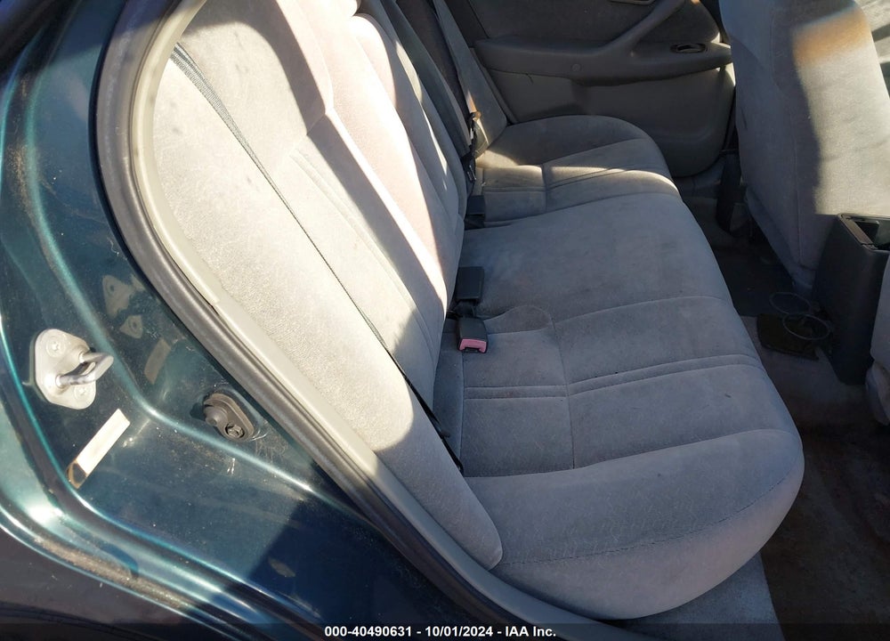 1998 TOYOTA CAMRY LE VIN: 4T1BG22K2WU265658