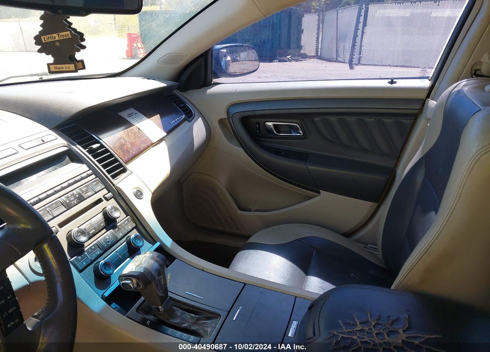 2010 FORD TAURUS VIN: 1FAHP2HW3AG110395